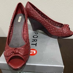 Report Taryn Wedge Shoes